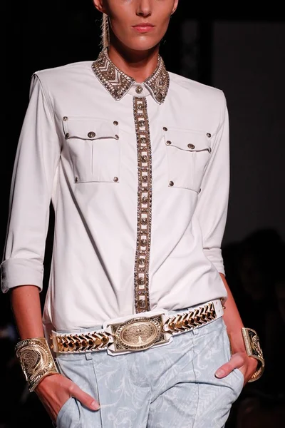 Look 2
